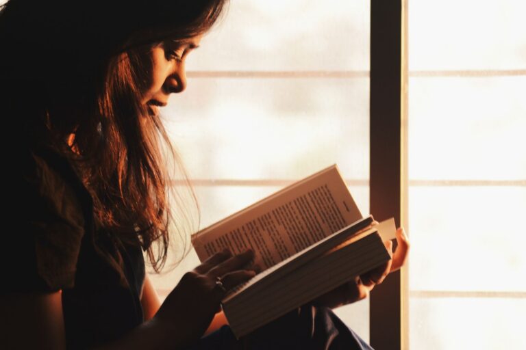 TOP 3 hobby-uri de care să te apuci dacă ești o persoană introvertită
