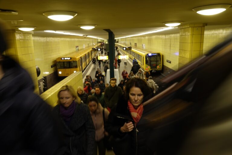 Photo Overcrowded subway