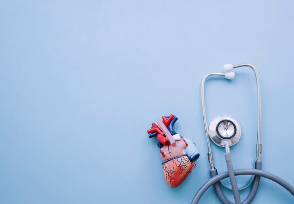 1778510496_6a01eaa0145a5_resizefile_modern-composition-with-realistic-heart-stethoscope