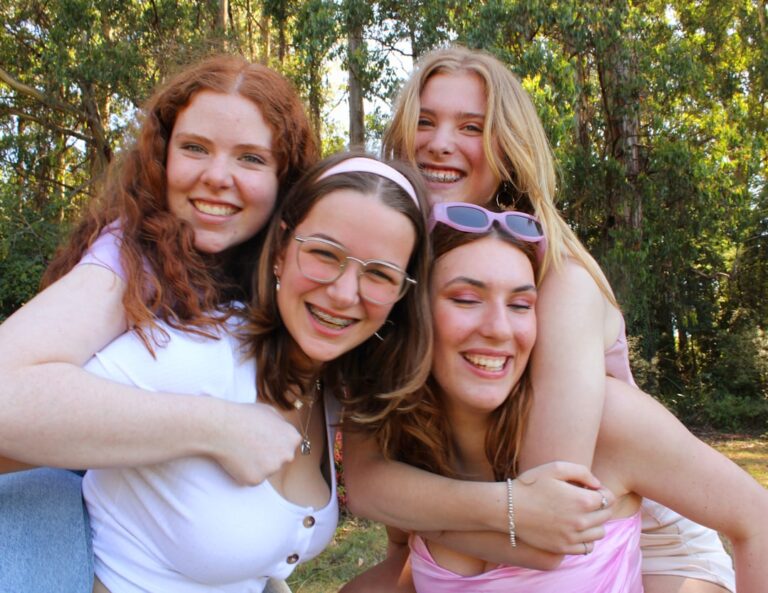 Photo maintaining friendships