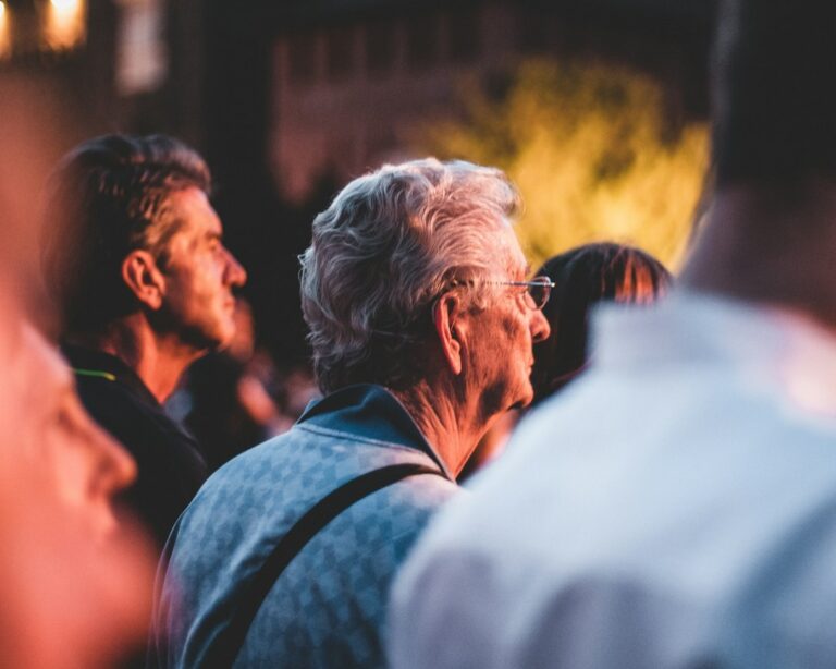 Photo intergenerational friendships