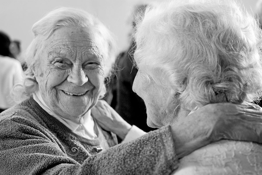 Photo intergenerational friendships