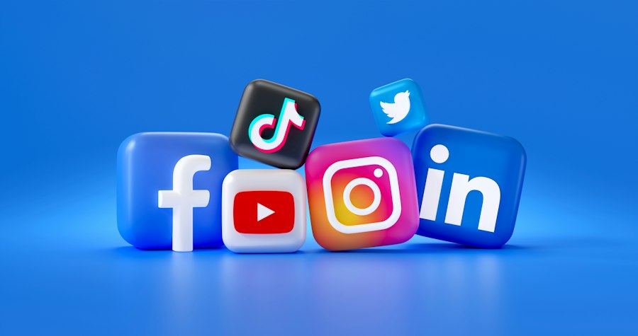 Photo blog promotion social media tips